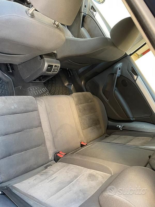 Usata VW Golf VI Highline 140 CV (102 kW) 2010 Blu Utilitaria