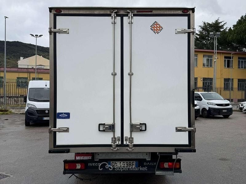 Usata Iveco Daily 136 CV (100 kW) 2023 Bianco