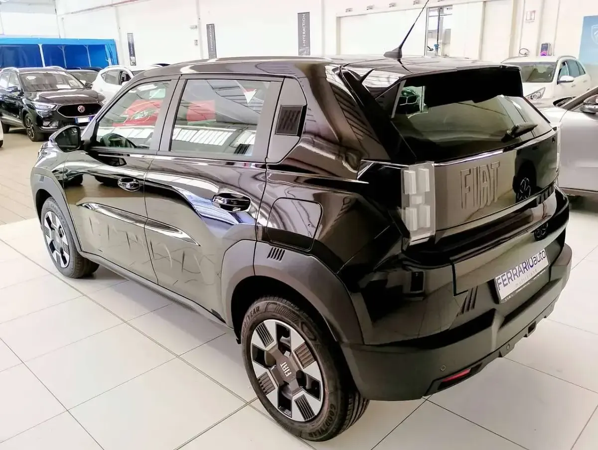 Nuova Fiat Grande Panda Icon 110 CV (80 kW) 2026 Nero cinema Utilitaria