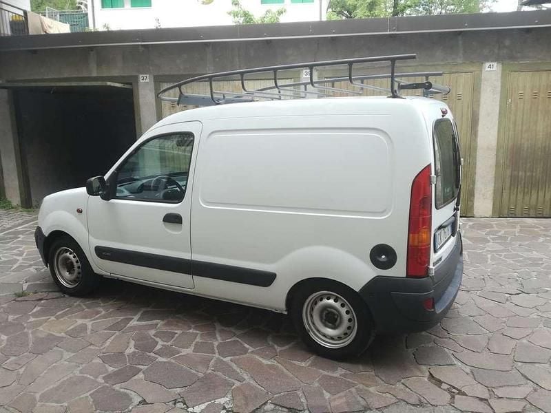 Usata Renault Kangoo 80 CV (58 kW) 2004 Bianco Monovolume