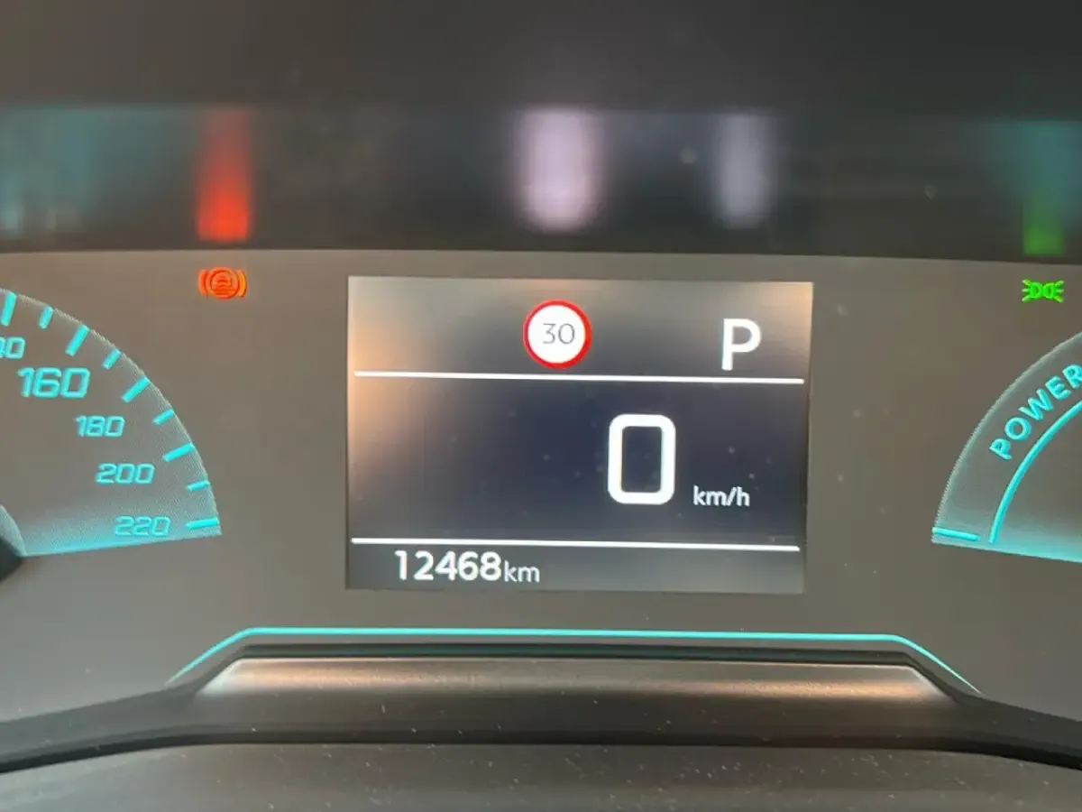 Usata Peugeot 2008 Style 145 CV (106 kW) 2025 Grigio SUV
