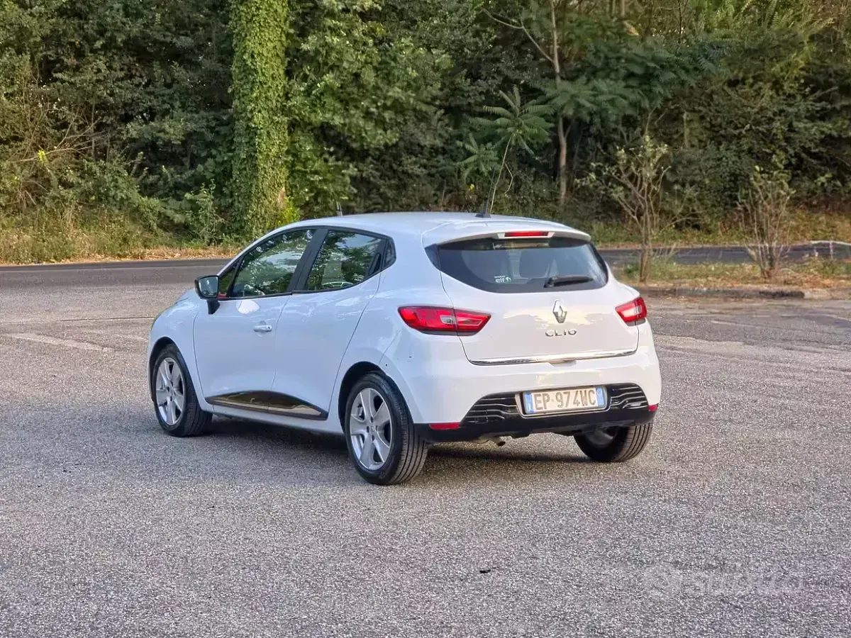 Usata Renault Clio IV 73 CV (53 kW) 2013 Bianco Berlina