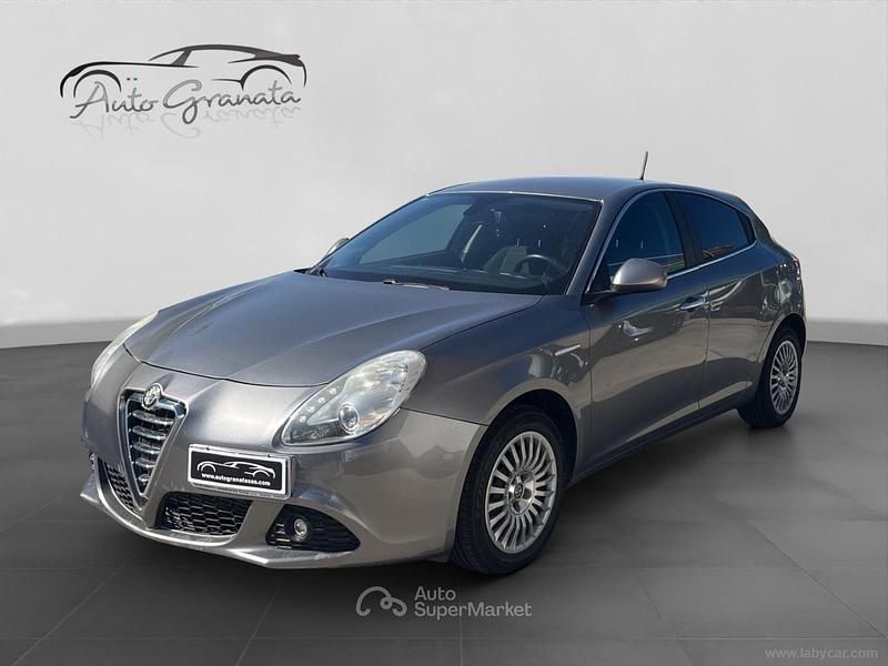 Usata Alfa Romeo Giulietta Distinctive 105 CV (77 kW) 2013 Gray Berlina