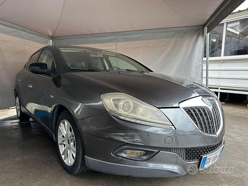 Usata Lancia Delta 120 CV (88 kW) 2010 Grigio Utilitaria