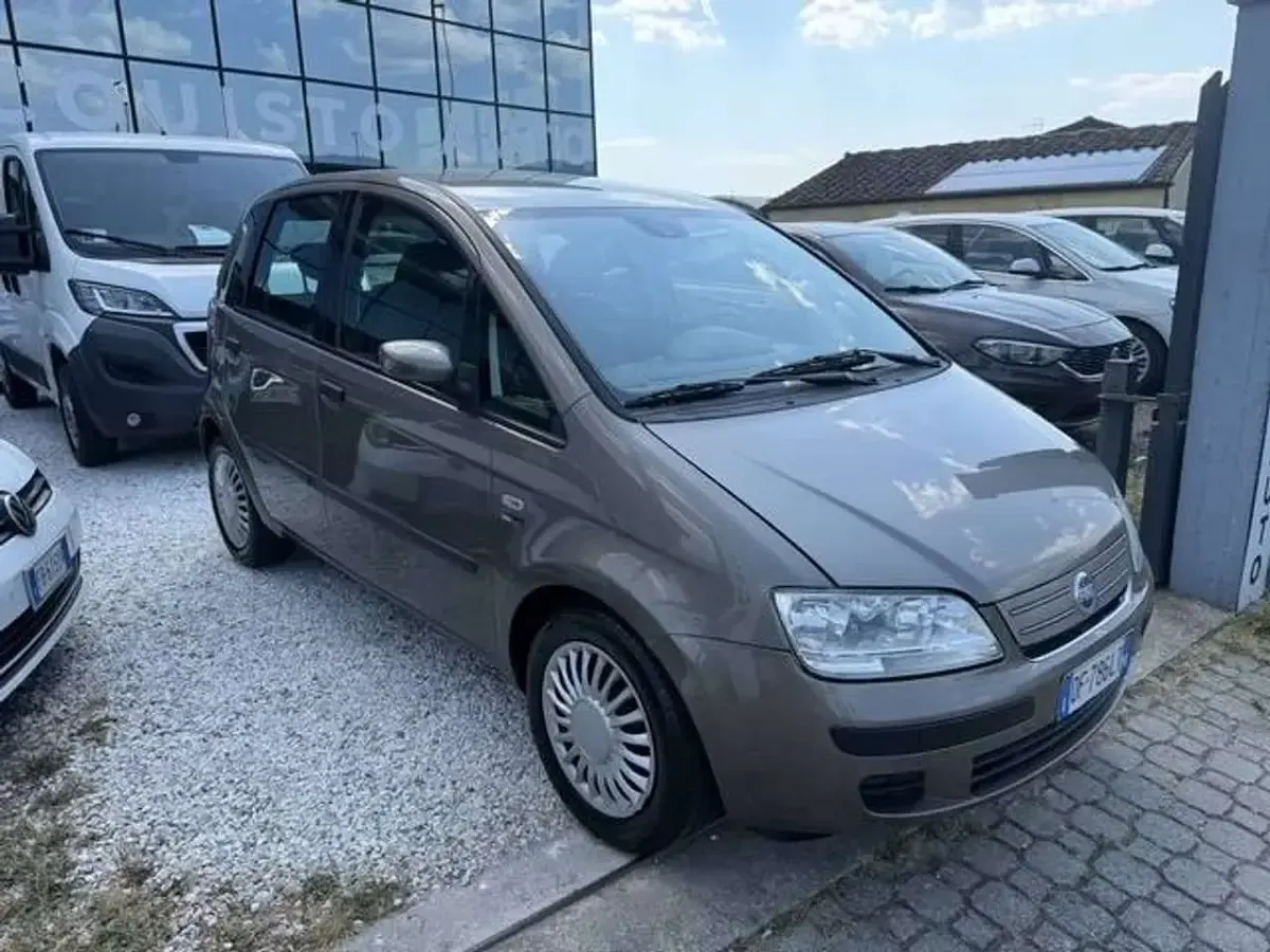 Usata Fiat Idea 80 CV (58 kW) 2007 Antracite Monovolume
