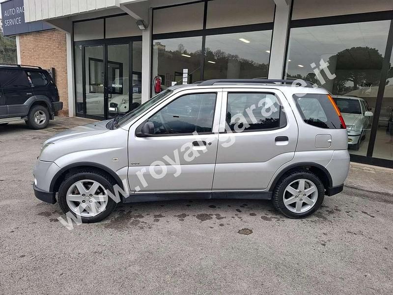 Usata Suzuki Ignis 99 CV (72 kW) 2004 Argento (z2s) Utilitaria