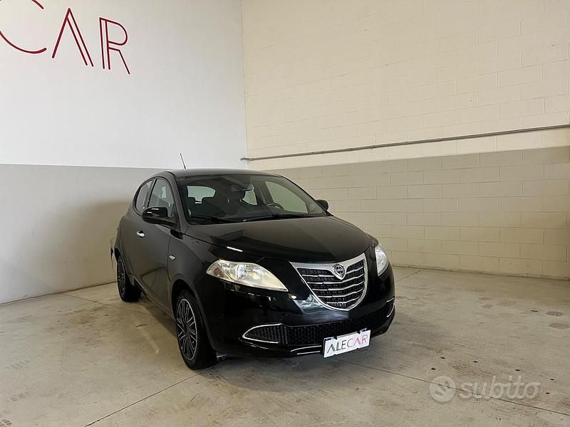 Usata Lancia Ypsilon Gold 69 CV (50 kW) 2013 Nero Utilitaria