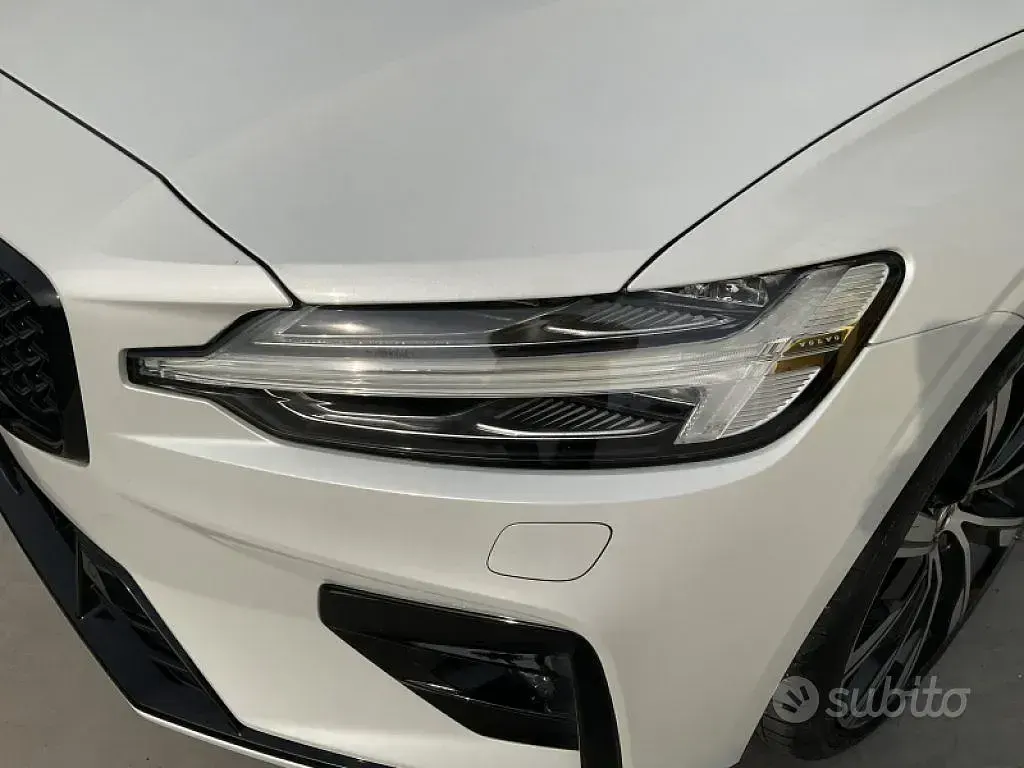 Usata Volvo V60 Plus 197 CV (144 kW) 2023 Bianco Station wagon