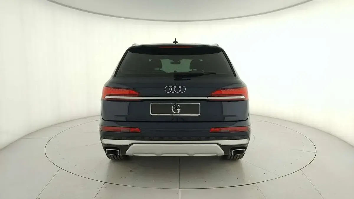 Usata Audi Q7 Ambiente 286 CV (210 kW) 2024 Blu scuro SUV