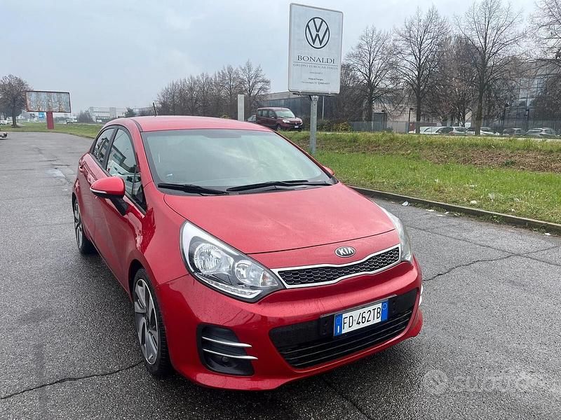Usata Kia Rio 82 CV (60 kW) 2016 Rosso Utilitaria
