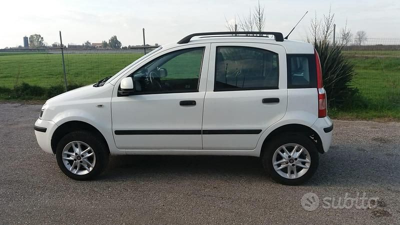 Usata Fiat Panda 4x4 69 CV (50 kW) 2010 Bianco Utilitaria