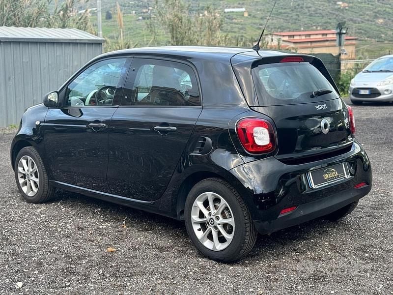 Usata Smart ForFour 71 CV (52 kW) 2016 Nero Utilitaria