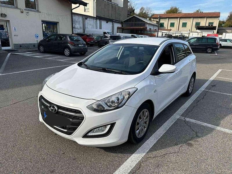 Usata Hyundai i30 Classic 110 CV (80 kW) 2016 Bianco Station wagon