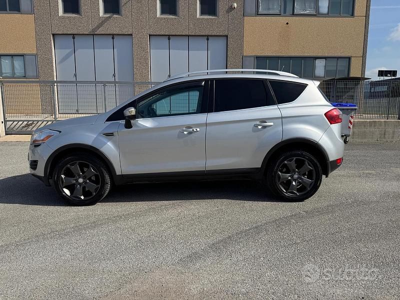 Usata Ford Kuga Titanium 185 CV (136 kW) 2010 Argento SUV