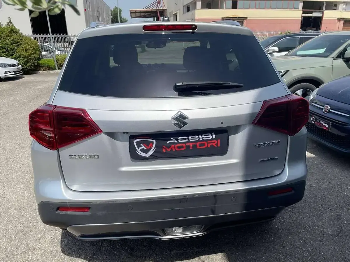 Usata Suzuki Vitara 140 CV (102 kW) 2019 Argento SUV