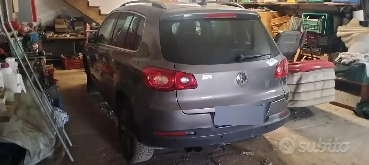 Usata VW Tiguan 140 CV (102 kW) 2011 Grigio SUV