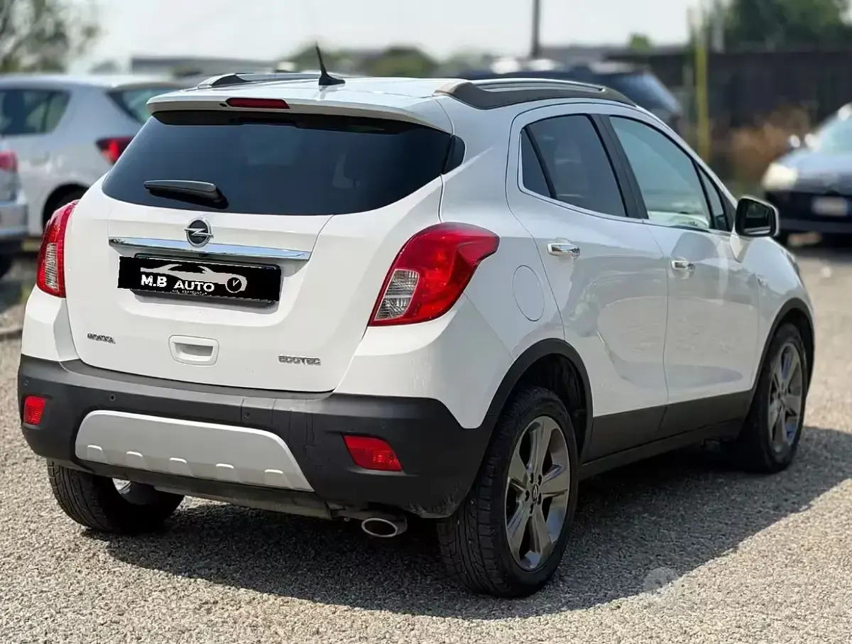 Usata Opel Mokka 140 CV (102 kW) 2014 Bianco SUV