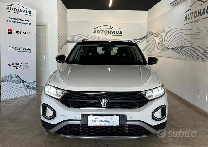 Usata VW T-Roc Life 150 CV (110 kW) 2022 Grigio SUV