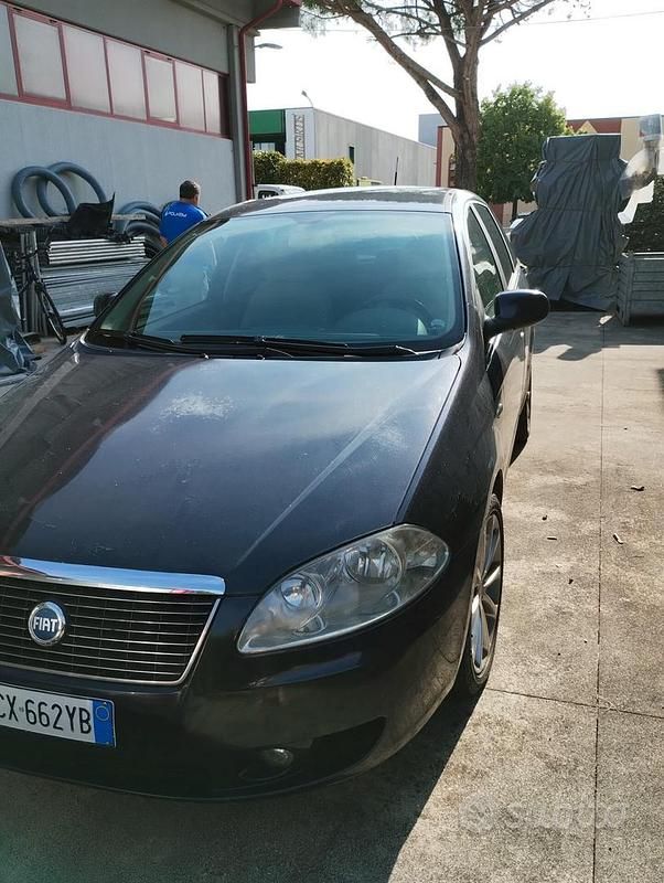 Usata Fiat Croma Active 149 CV (109 kW) 2005 Blu Station wagon