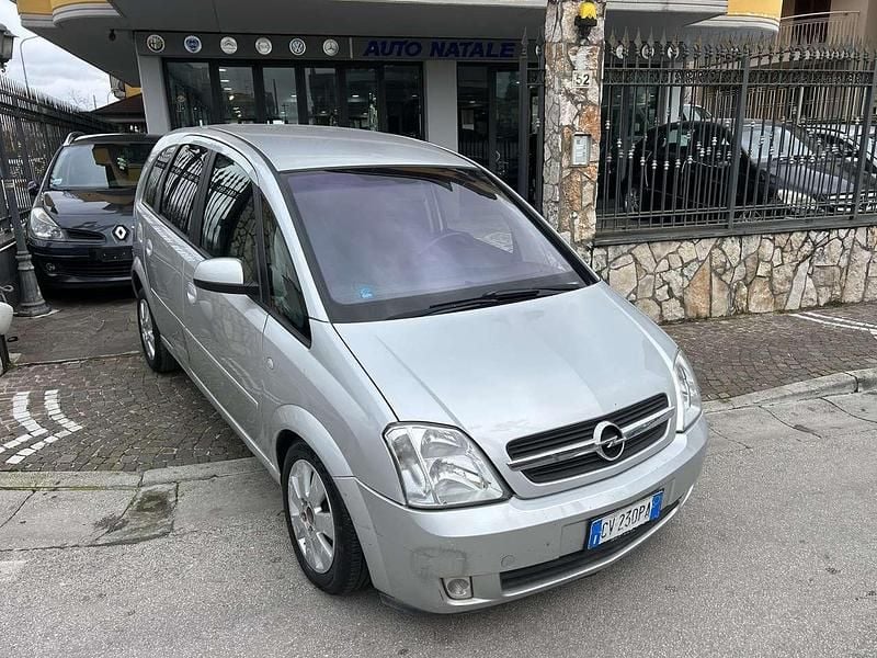 Usata Opel Meriva Cosmo 101 CV (74 kW) 2005 Argento Monovolume