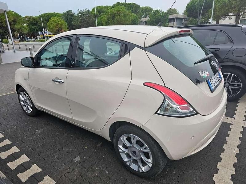 Usata Lancia Ypsilon Gold 69 CV (50 kW) 2017 Utilitaria