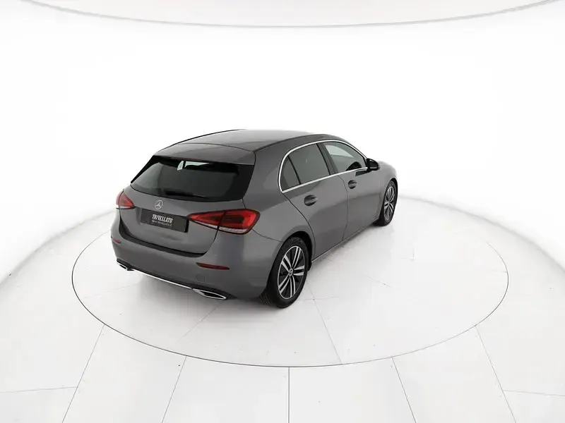Usata Mercedes A180 Progressive 116 CV (85 kW) 2022 Grigio Berlina