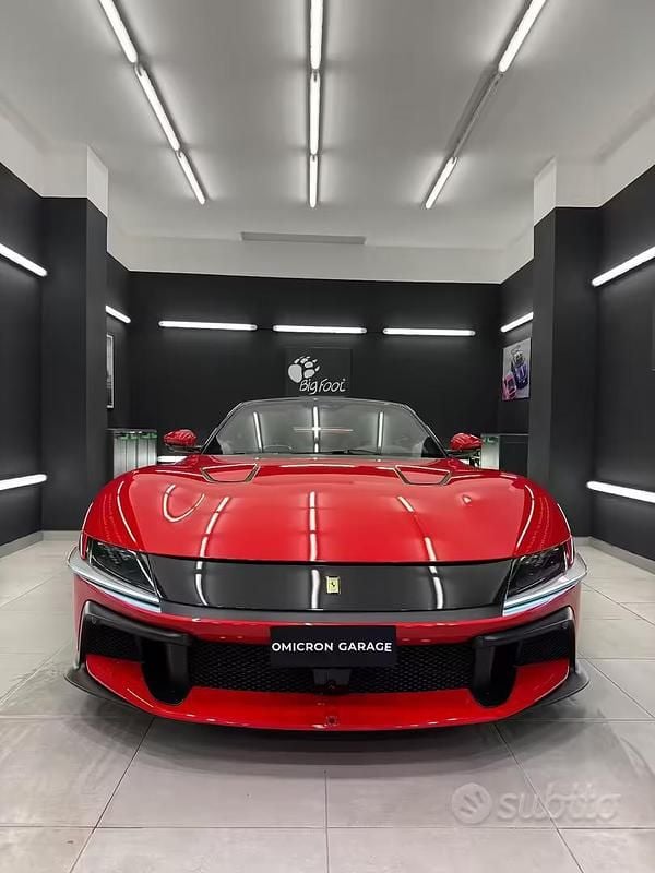 Usata Ferrari 12 Cilindri 830 CV (610 kW) 2025 Rosso corsa Cabrio