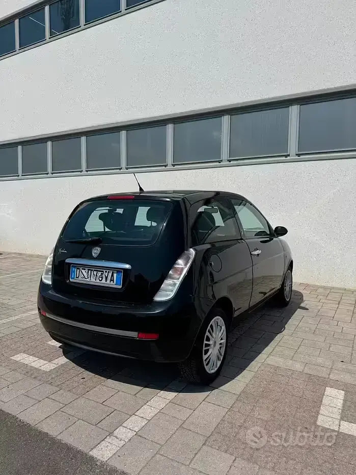 Usata Lancia Ypsilon 80 CV (58 kW) 2008 Nero Utilitaria