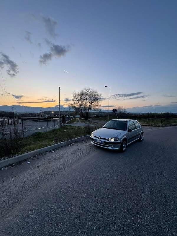 Usata Peugeot 106 GTi 118 CV (86 kW) 1997 Utilitaria