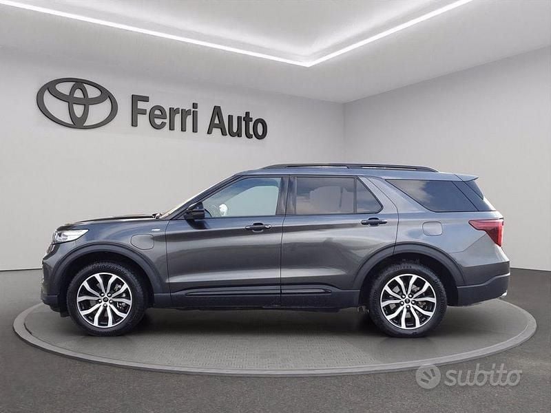 Usata Ford Explorer ST-Line 457 CV (336 kW) 2020 Grigio SUV