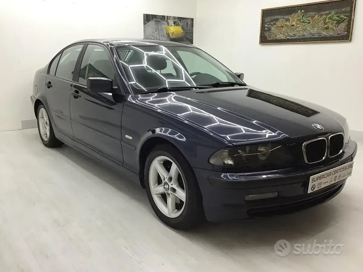 Usata BMW 320 Efficient Dynamics 136 CV (100 kW) 2000 Bluazzurro Berlina