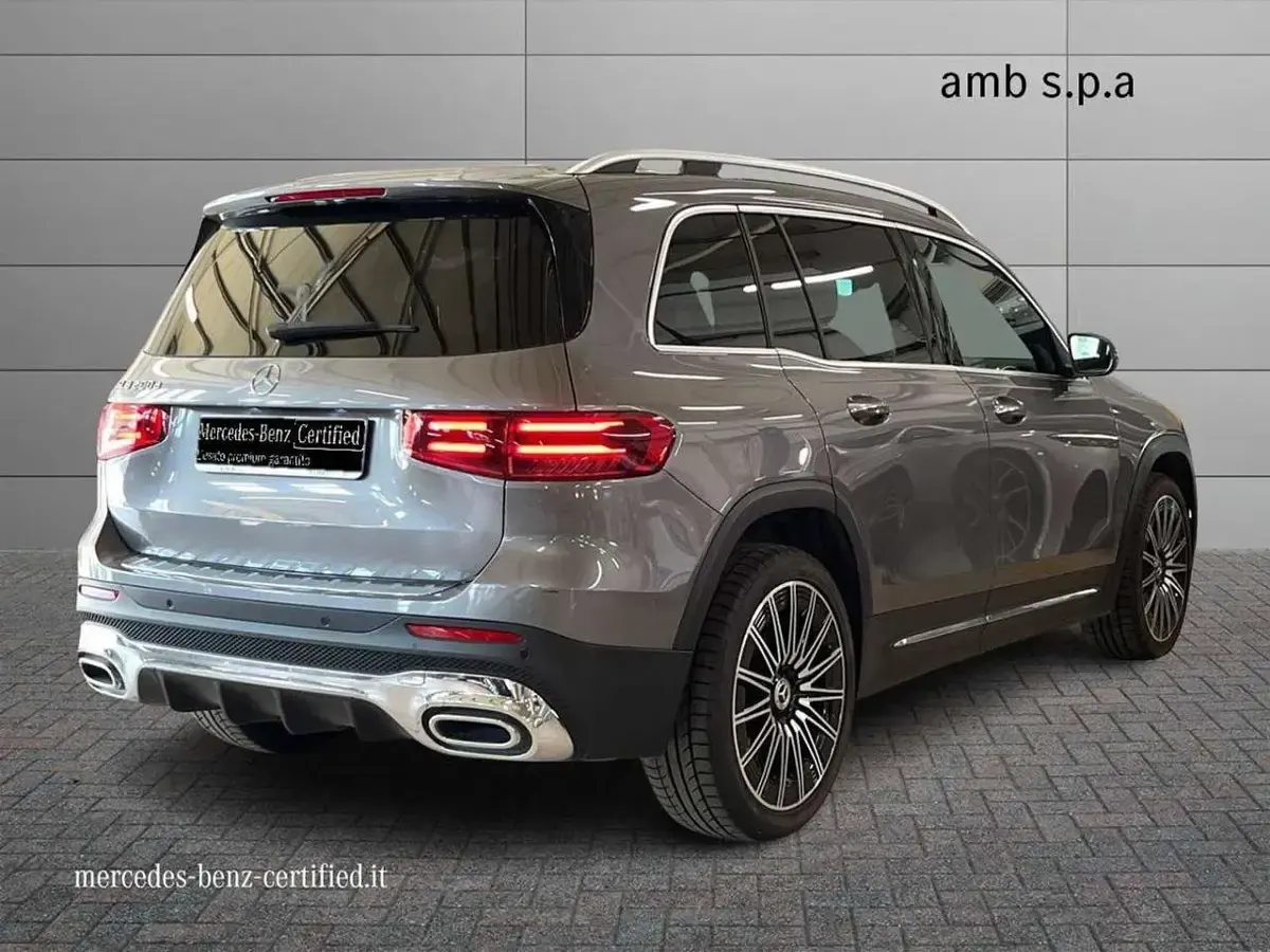 Usata Mercedes GLB200 AMG line 150 CV (110 kW) 2024 Grigio SUV