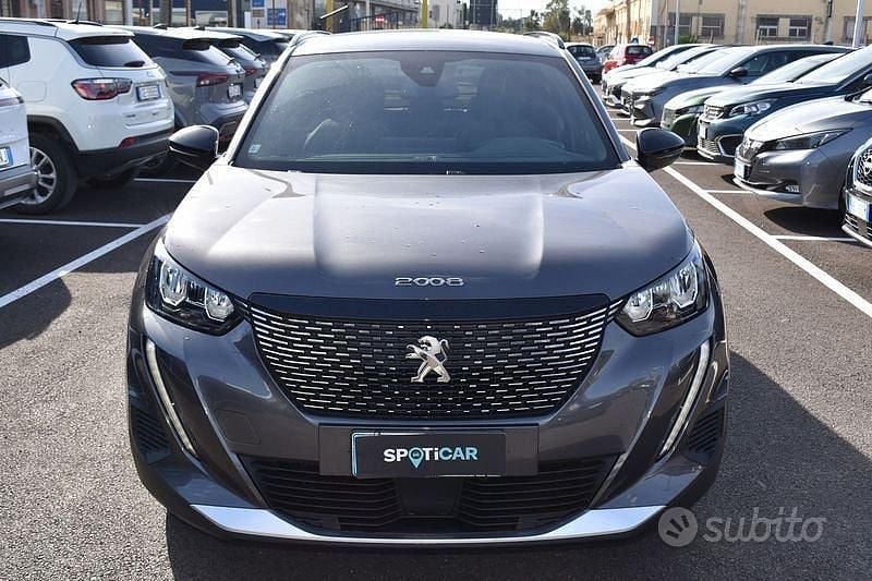 Usata Peugeot 2008 Allure 131 CV (96 kW) 2023 Grigio SUV