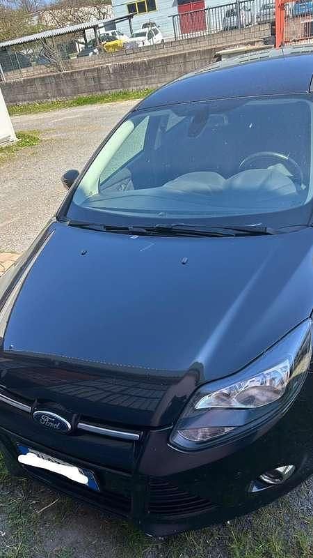 Usata Ford Focus 95 CV (69 kW) 2012 Nero Station wagon