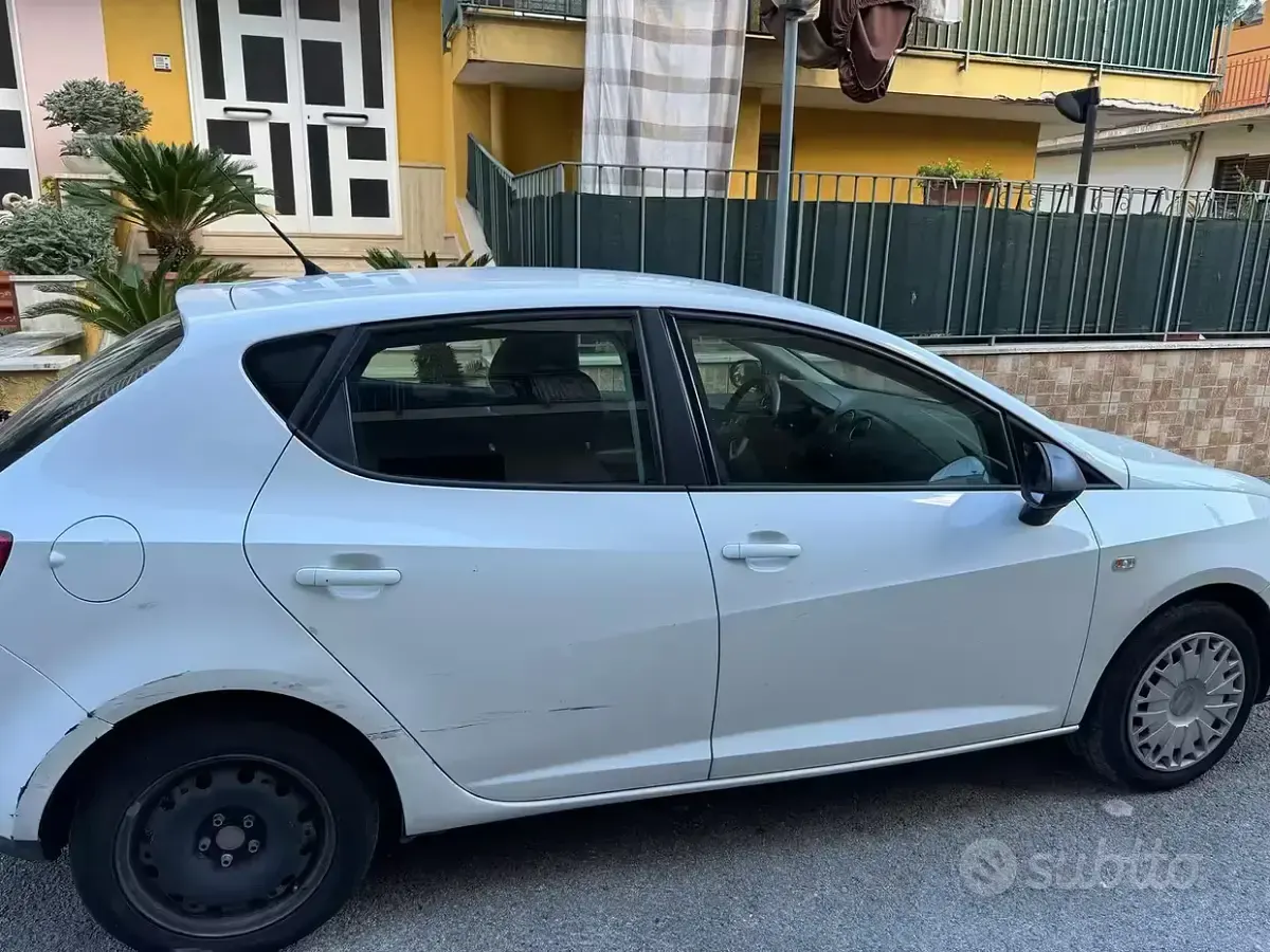 Usata Seat Ibiza 75 CV (55 kW) 2011 Bianco Berlina