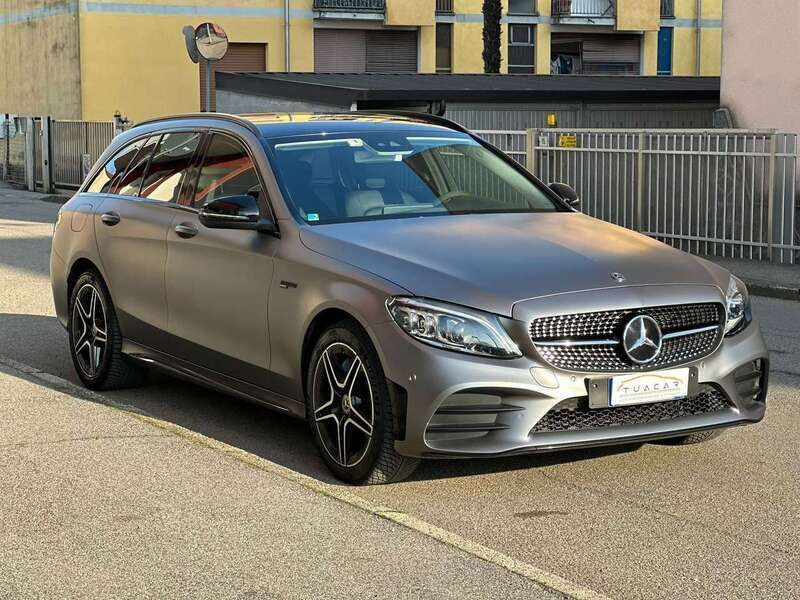 Usata Mercedes C300 Premium 245 CV (180 kW) 2019 Grigio Station wagon