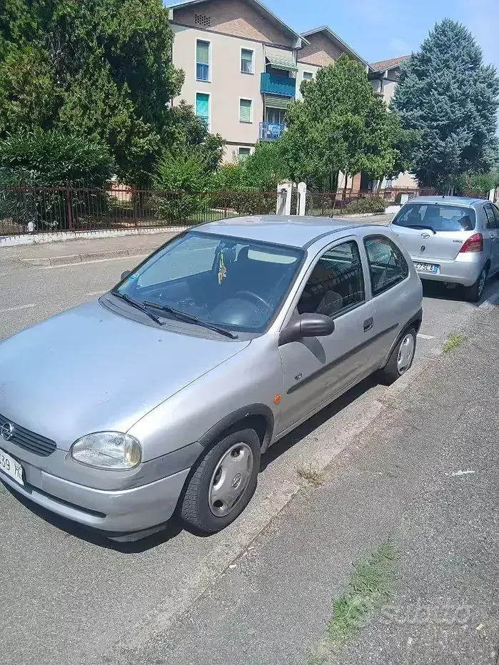 Usata Opel Corsa 45 CV (33 kW) 1997 Giallo Utilitaria