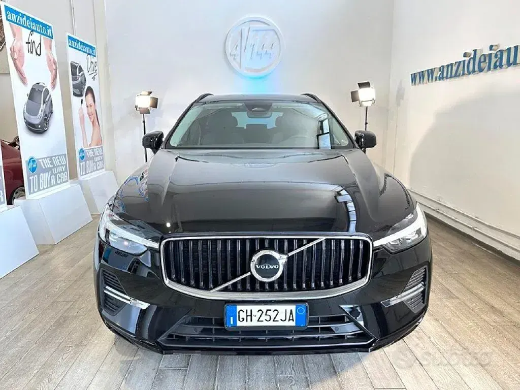 Usata Volvo XC60 Momentum 197 CV (144 kW) 2021 Nero SUV