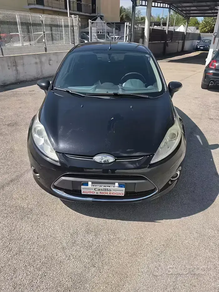 Usata Ford Fiesta Titanium 97 CV (71 kW) 2009 Nero Utilitaria