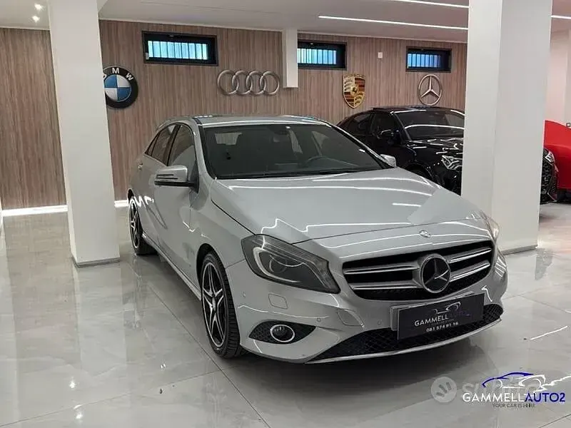 Usata Mercedes A180 108 CV (79 kW) 2013 Grigio Berlina