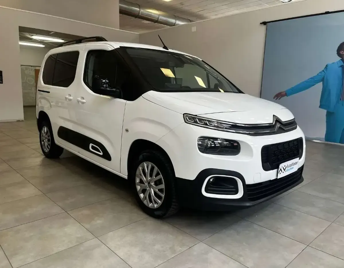 Usata Citroën Berlingo Live 102 CV (75 kW) 2021 Blu Monovolume