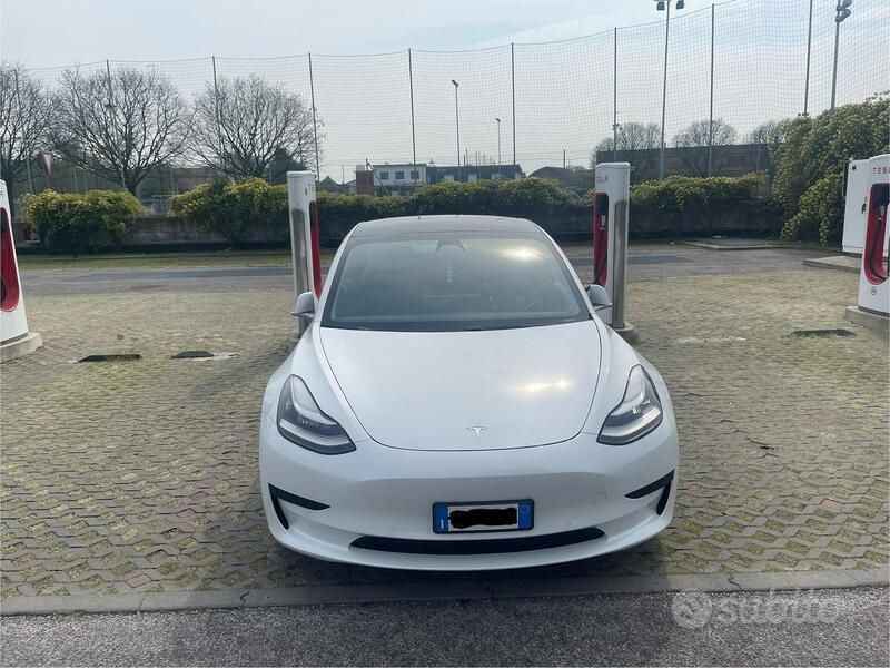Usata Tesla Model 3 Standard Range Plus 100 kW (136 CV) 2020 Bianco Berlina