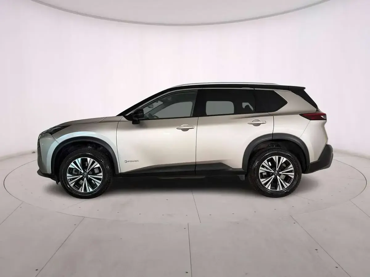 Begagnad Nissan X-Trail N-Connecta 158 HK (116 kW) 2023 Grå SUV