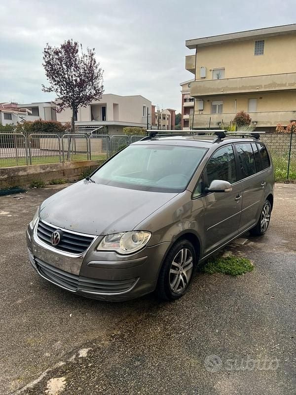 Usata VW Touran 105 CV (77 kW) 2008 Grigio Monovolume