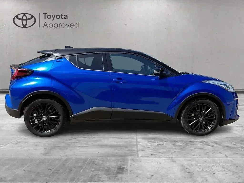 Usata Toyota C-HR Trend 152 CV (111 kW) 2020 Black & nebula blue SUV