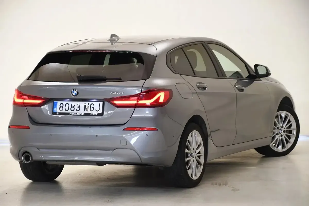 Usata BMW 116 116 CV (85 kW) 2023 Skyscraper gray met. Utilitaria