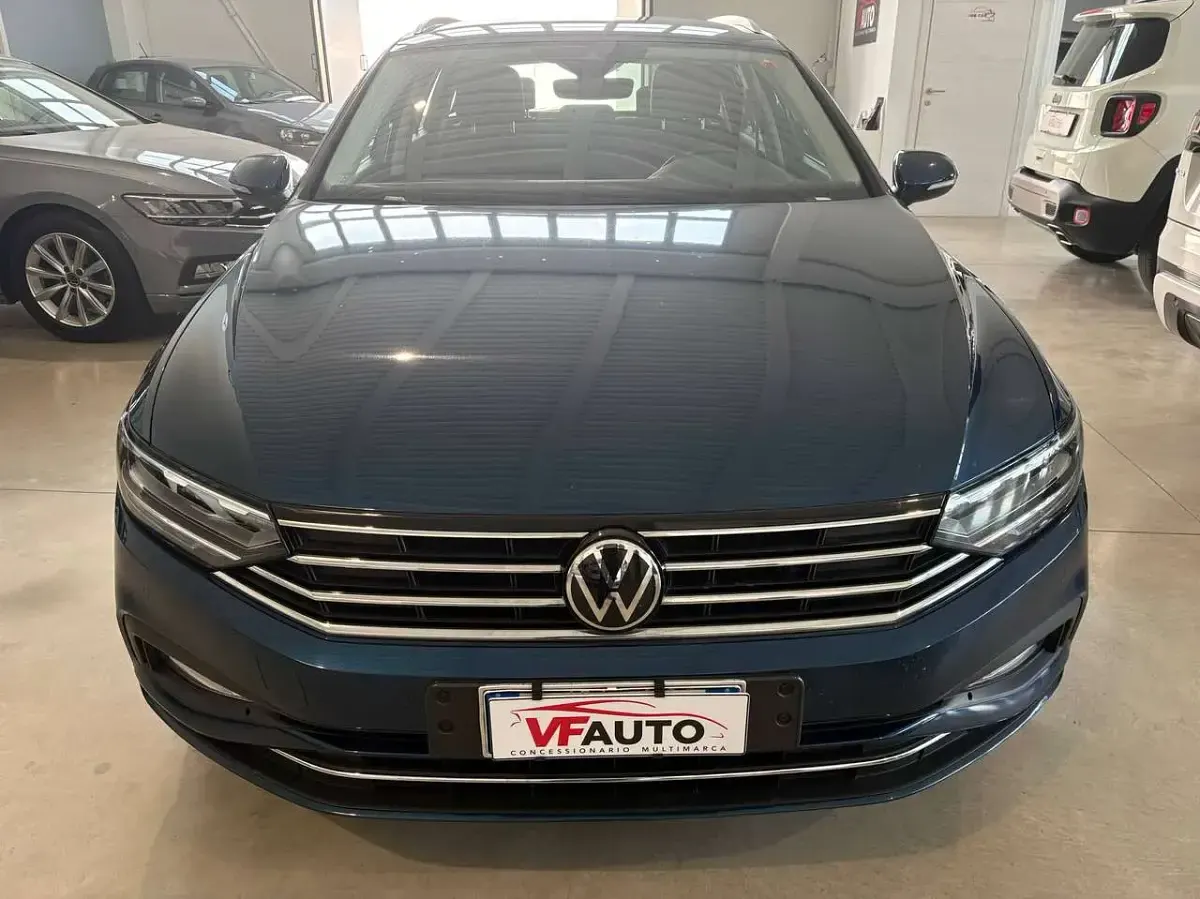 Usata VW Passat Business 150 CV (110 kW) 2022 Blu/azzurro Station wagon