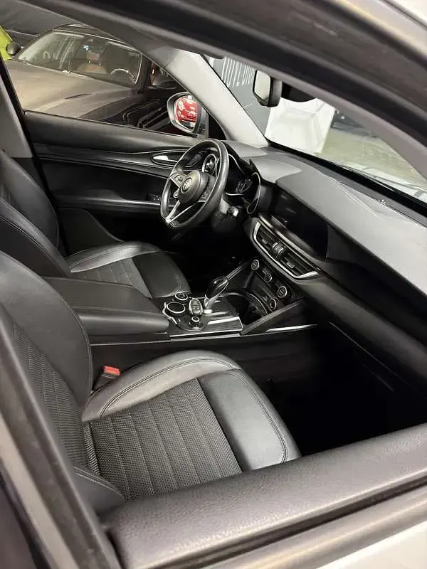 Usata Alfa Romeo Stelvio Executive 179 CV (131 kW) 2019 SUV