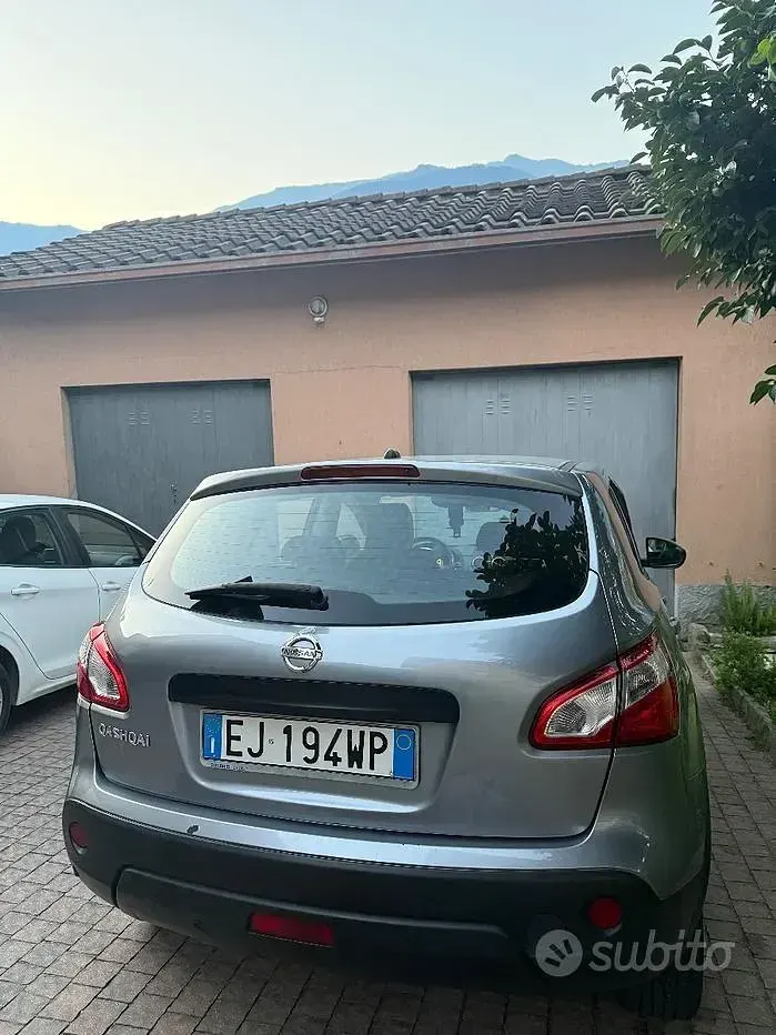 Usata Nissan Qashqai 140 CV (102 kW) 2012 Grigio SUV