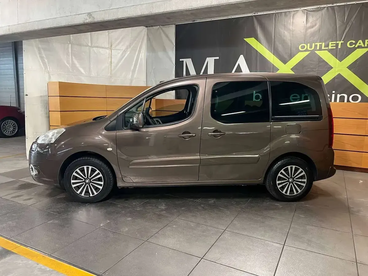 Usata Peugeot Partner Tepee Premium 111 CV (81 kW) 2013 Marrone Monovolume
